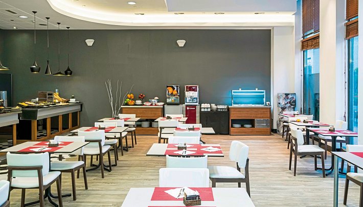 Hotel Ilunion Valencia 3