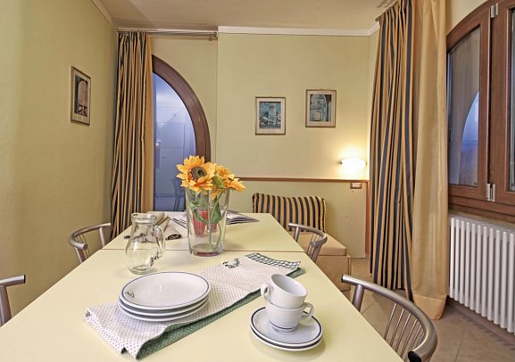Relais San Rocco - Wohnbeispiel Suite Olivenhainblick und Terrasse (Zimmercodierung SB1)