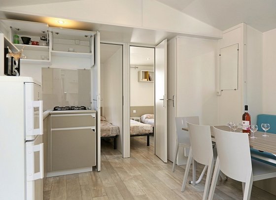 Camping Cisano & San Vito - Wohnbeispiel Mobilheim Turchese (Zimmercodierung CB3)