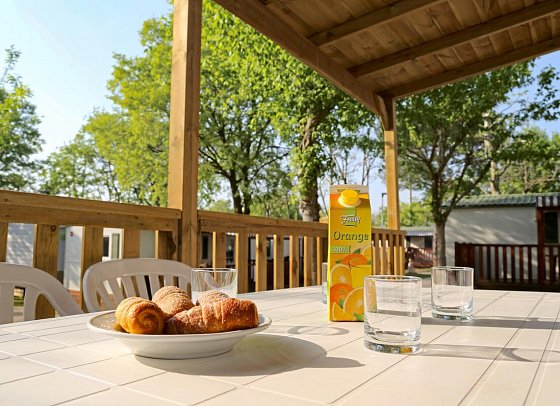 Camping Cisano & San Vito - Wohnbeispiel Mobilheim Rubino Lux (Zimmercodierung CB2)