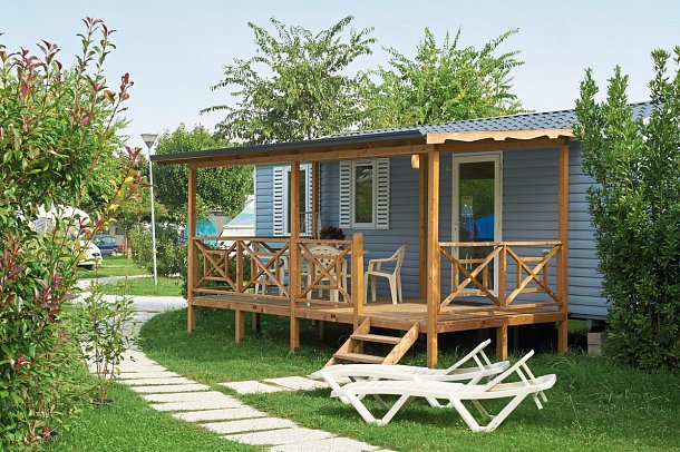 Camping Baia Verde - Wohnbeispiel Mobilheim Family Deluxe (Zimmercodierung CD2)