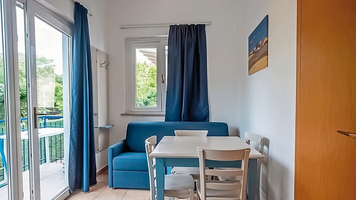 Camping Village Bella Italia - Wohnbeispiel 2-Zimmer-Appartement Lavanda (Zimmercodierung AB1)