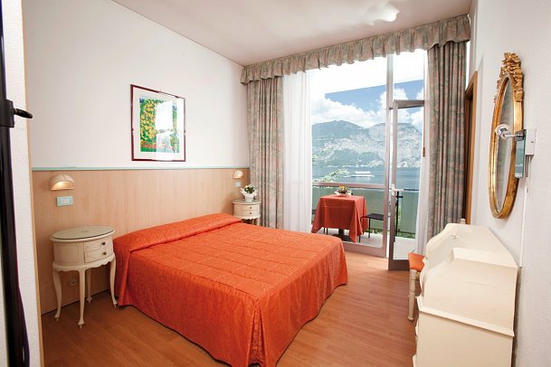 Hotel Rely - Wohnbeispiel Doppelzimmer Seeblick (Zimmercodierung DB2)