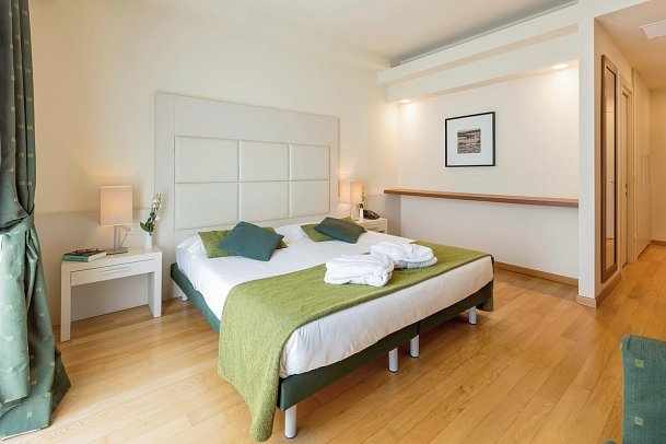 Leonardo Hotel Lago di Garda - Wohnbeispiel Doppelzimmer Charme (Zimmercodierung DBB)