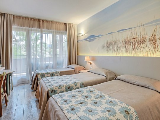 Parc Hotel Gritti - Wohnbeispiel Doppelzimmer Classic mit Balkon (Zimmercodierung DB2)