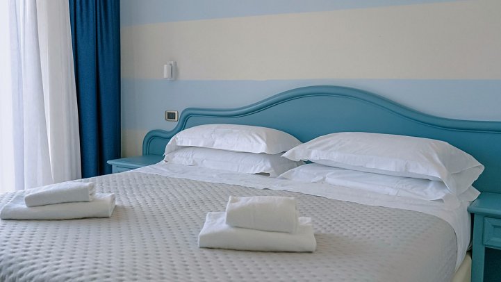 AHG Riva del Sole - Wohnbeispiel Doppelzimmer Classic (Zimmercodierungen DB1, DB2 & DSI)