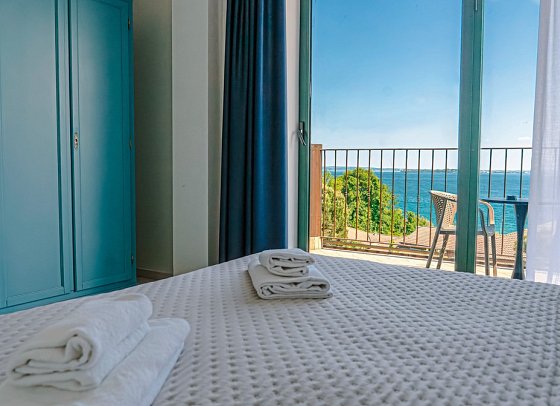 AHG Riva del Sole - Wohnbeispiel Doppelzimmer Superior Seeblick (Zimmercodierung DSI)