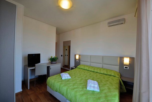 Bella Peschiera - Wohnbeispiel Doppelzimmer (Zimmercodierung DB1)