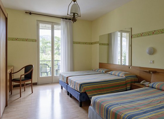 Hotel Royal, Hotel Palme & Suite - Wohnbeispiel Doppelzimmer mit einem Zustellbett (Zimmercodierung DB2)