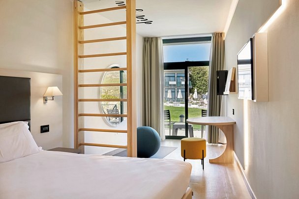 Park Hotel Casimiro - Wohnbeispiel Superior Fitness Zimmer mit seitlichem Seeblick (Zimmercodierung DSI)