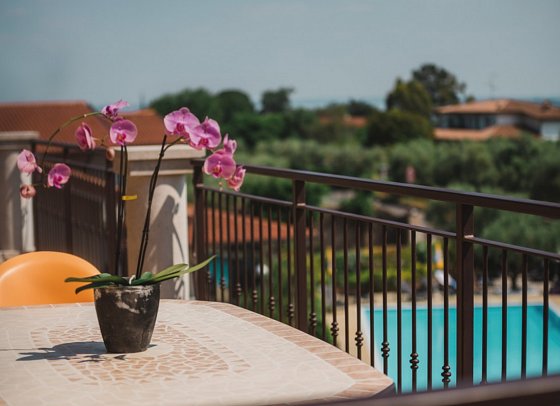 Hotel Splendid Sole - Balkon mit Blick auf den Aussenpool
