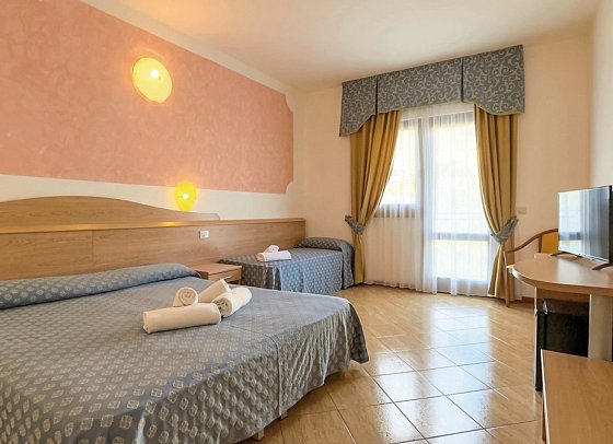 Hotel Piccolo Paradiso - Wohnbeispiel Doppelzimmer Standard Bergseite (Zimmercodierung DG1)