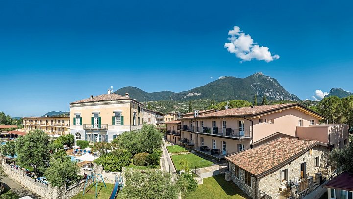 Hotel Regina Del Garda Suite