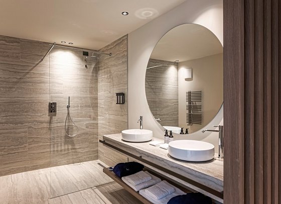 Stroblhof Lake Garda - Wohnbeispiel Juniorsuite Lago (Zimmercodierung JB1)