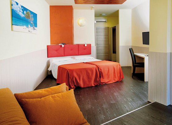 Hotel Sole Malcesine - Wohnbeispiel Doppelzimmer Seeblick (Zimmercodierung DBI)
