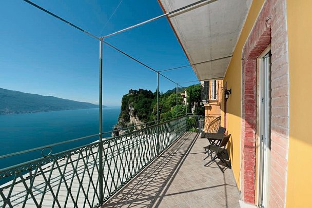 Miralago - Balkon mit Blick auf den See