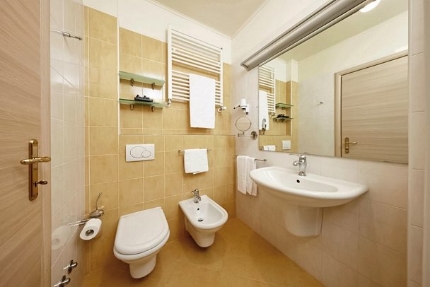 Royal Village - Wohnbeispiel Doppelzimmer Superior Villa Lucia seitl. Seeblick (Zimmercodierung DS1)