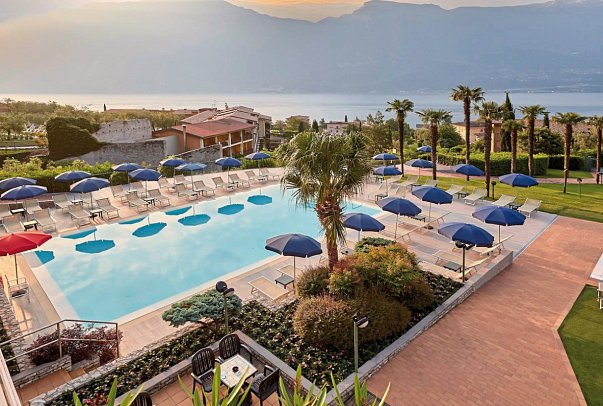 Hotel Royal Village - Außenpoolanlage