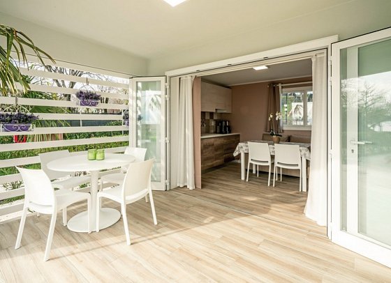 Residence Onda Blu - Wohnbeispiel Mobilheim Suite Living Deluxe (Zimmercodierung AD1)