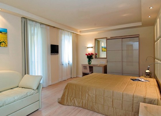 Antico Borgo - Wohnbeispiel Doppelzimmer Standard mit Balkon (Zimmercodierung DB2)