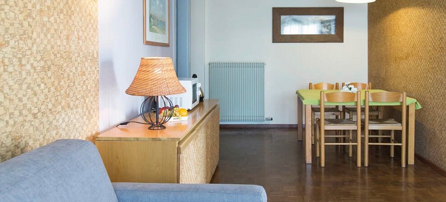 Residence Monica Riva del Garda - Wohnbeispiel Appartement 2 Schlafzimmer (Zimmercodierung OB2)