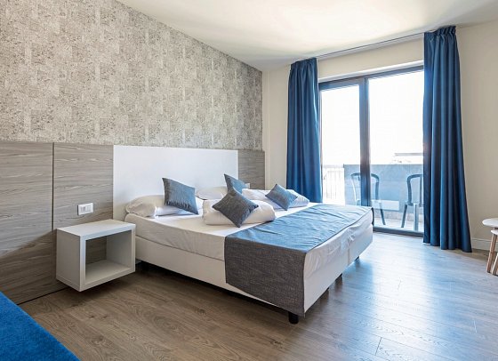 Arco Smart Hotel - Wohnbeispiel Familienzimmer (Zimmercodierungen FB1 & FB2)