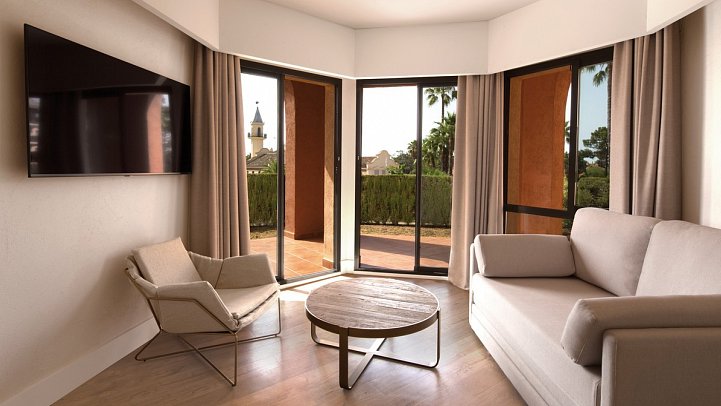 DoubleTree by Hilton Islantilla Beach Golf Resort - Wohnbeispiel Juniorsuite King 1 Schlafzimmer (Zimmercodierung JS1)