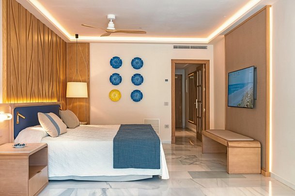 Hipotels Barrosa Palace Wellness & Spa - Wohnbeispiel Doppelzimmer seitl. Meerblick (Zimmercodierungen DBN & DPN)