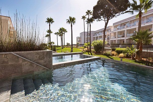 Hipotels Barrosa Palace Wellness & Spa - Poolbeispiel Doppelzimmer Swim-Up (Zimmercodierung D1Q)