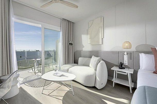 Amàre Beach Hotel Sancti Petri - Wohnbeispiel Doppelzimmer seitl. Meerblick (Zimmercodierung DBN)