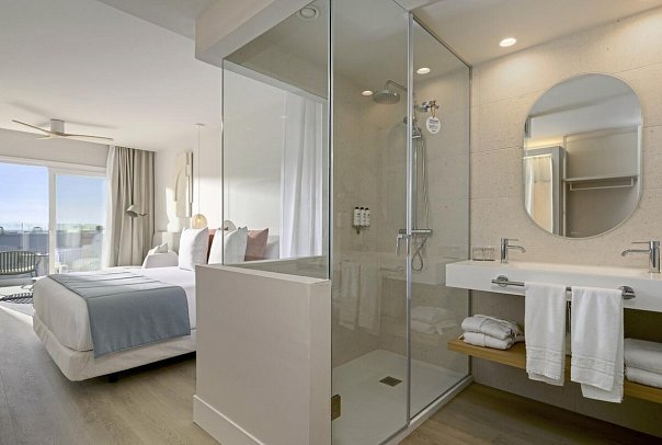 Amàre Beach Hotel Sancti Petri - Wohnbeispiel Doppelzimmer seitl. Meerblick (Zimmercodierung DBN)