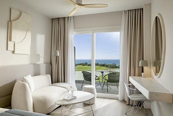 Amàre Beach Hotel Sancti Petri - Wohnbeispiel Doppelzimmer Meerblick (Zimmercodierung DBM)