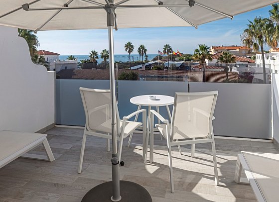 Hotel Playa de la Luz - Balkonbeispiel Studio (Zimmercodierung SB1)