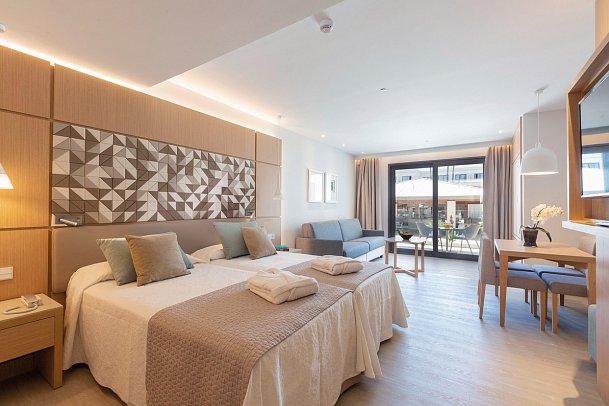 Hipotels Barrosa Park - Wohnbeispiel Familienzimmer mit Küche (Zimmercodierung FB2)