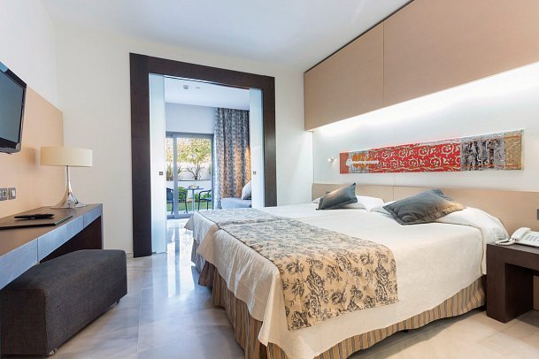 Hipotels Gran Conil - Wohnbeispiel Familienzimmer (Zimmercodierung FB1)