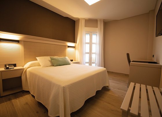 Hotel Diufain - Wohnbeispiel Doppelzimmer (Zimmercodierung DB2)