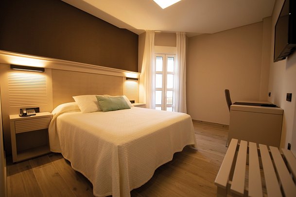 Hotel Diufain - Wohnbeispiel Doppelzimmer (Zimmercodierung DB2)