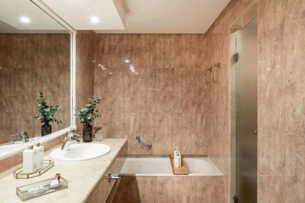 Palacio de Sancti Petri, A Gran Meliá Hotel - Badbeispiel Doppelzimmer Premium (Zimmercodierungen DM3 & DM4)