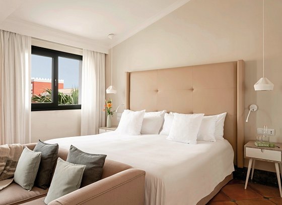 Palacio de Sancti Petri, A Gran Meliá Hotel - Wohnbeispiel Doppelzimmer Premium seitl. Meerblick (Zimmercodierungen DMN & DX1)
