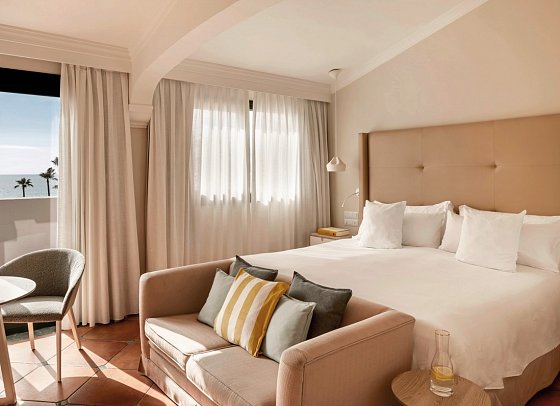 Palacio de Sancti Petri, A Gran Meliá Hotel - Wohnbeispiel Doppelzimmer Premium Meerblick (Zimmercodierungen DMM & DM2)