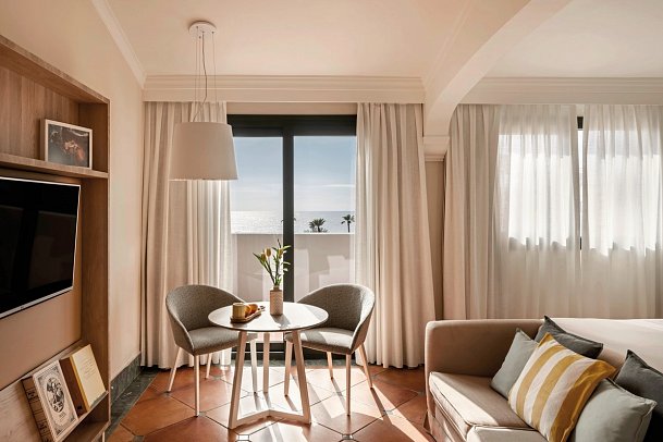 Palacio de Sancti Petri, A Gran Meliá Hotel - Wohnbeispiel Doppelzimmer Premium Meerblick (Zimmercodierungen DMM & DM2)