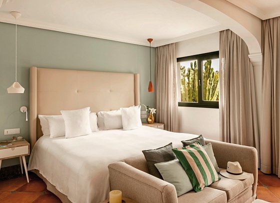 Palacio de Sancti Petri, A Gran Meliá Hotel - Wohnbeispiel Doppelzimmer Red Level Poolzugang (Zimmercodierungen DX2 & DX3)
