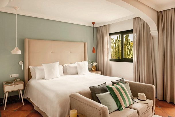 Palacio de Sancti Petri, A Gran Meliá Hotel - Wohnbeispiel Doppelzimmer Red Level Poolzugang (Zimmercodierungen DX2 & DX3)