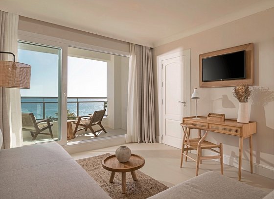 DAIA Slow Beach Hotel Conil - Wohnbeispiel Juniorsuite frontaler Meerblick The One (Zimmercodierung J9M)