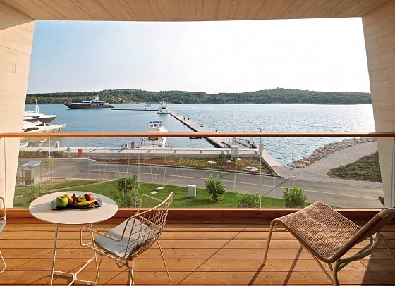 D-Resort Sibenik - Beispiel Balkon Premium Suite Sea View (Zimmercodierung WMM)