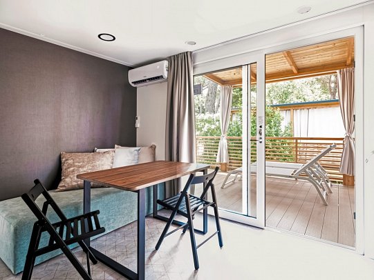 Zaton Holiday Resort Mobilheime - Wohnbeispiel Deluxe Family Drei-Zimmer-Camping Home 4+1 (Zimmercodierung CB2)