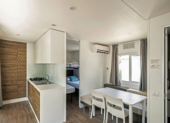 Zaton Holiday Resort Mobilheime - Wohnbeispiel Superior Zwei-Zimmer-Camping Home 4+2 (Zimmercodierung CB3)