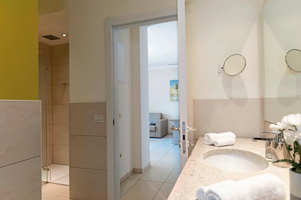 Crvena Luka Resort - Beispiel Bad (Zimmercodierungen DBC, DS1 & DSC)