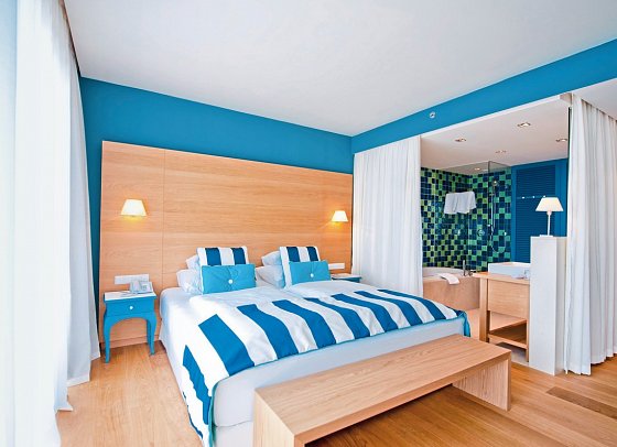 Falkensteiner Hotel & Spa Iadera - Wohnbeispiel Doppelzimmer Deluxe Meerblick (Zimmercodierung DDM)