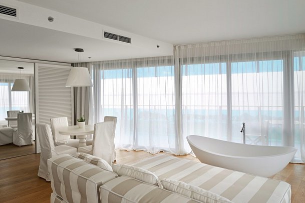 Falkensteiner Hotel & Spa Iadera - Wohnbeispiel Suite Meerseite (Zimmercodierung WBC)